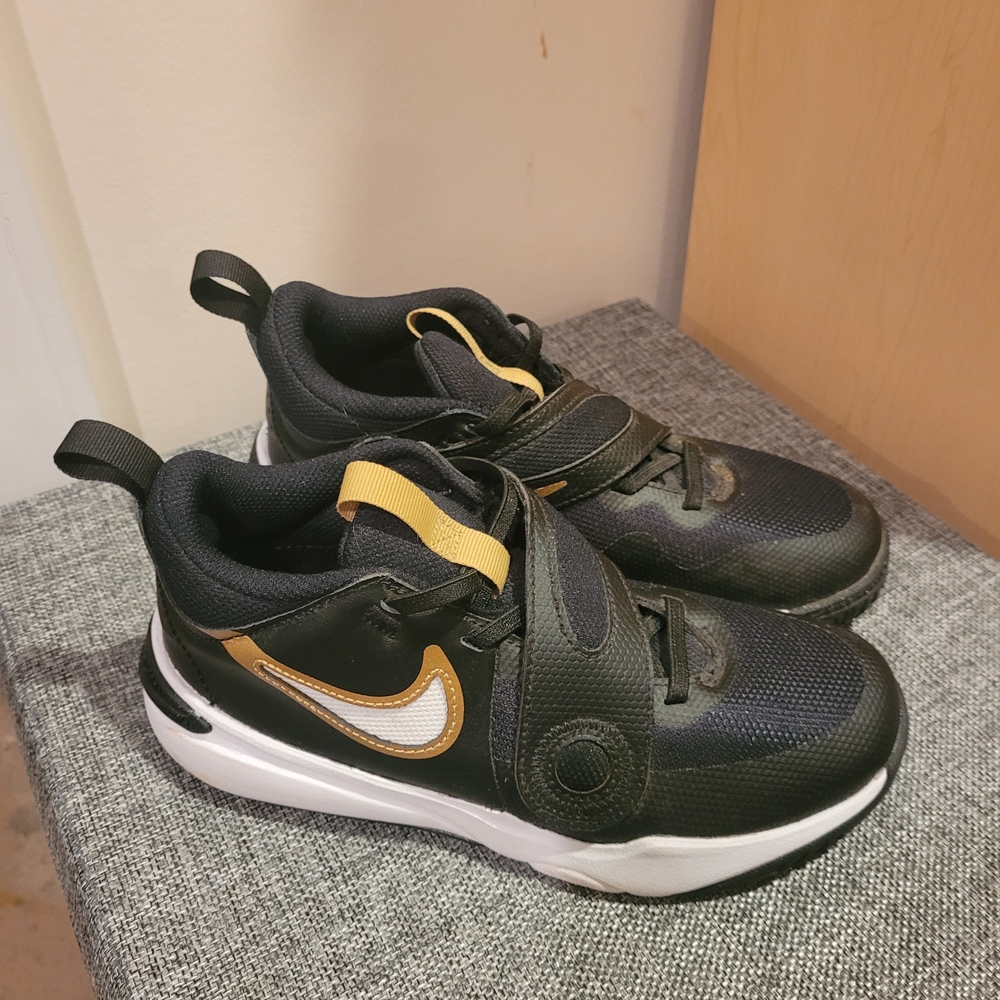 Nike Kids Black and Gold Sneakers